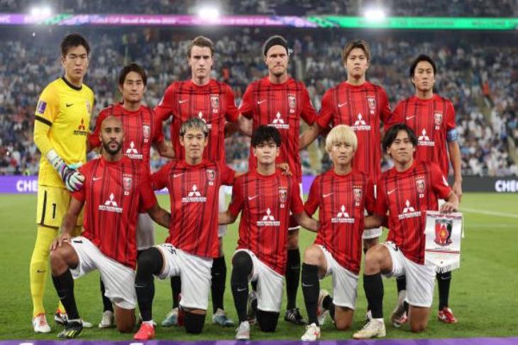 فريق أوراوا رد دياموندز الياباني